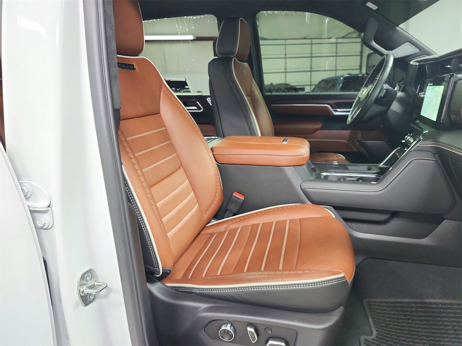 Used 2025 GMC Sierra 2500 Denali Ultimate w/ Max Trailering Package image 37