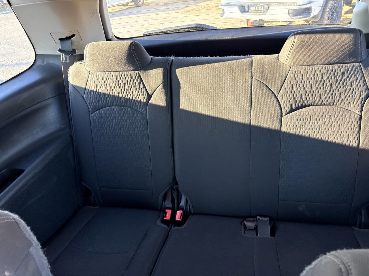 Used 2016 GMC Acadia SLE FWD image 16
