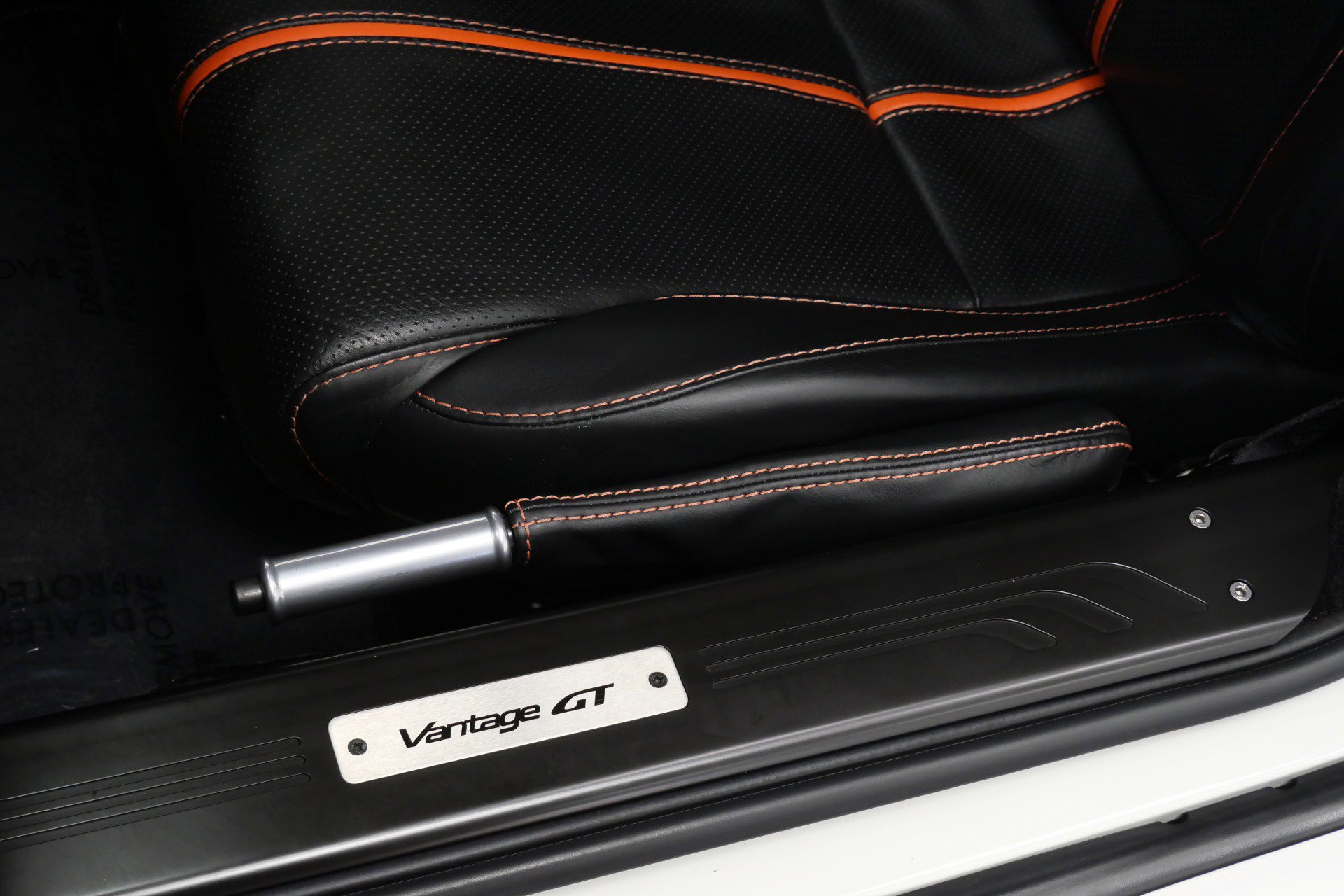 Used 2016 Aston Martin V8 Vantage GT RWD image 31