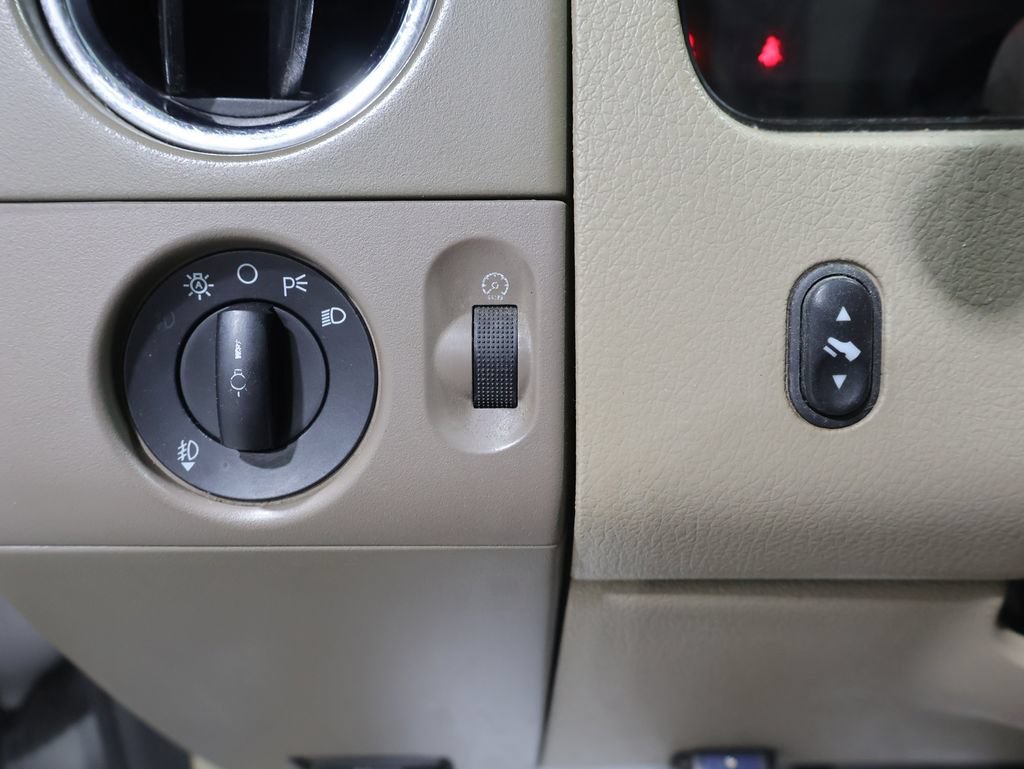 Used 2006 Ford F150 XLT AWD/4WD image 19