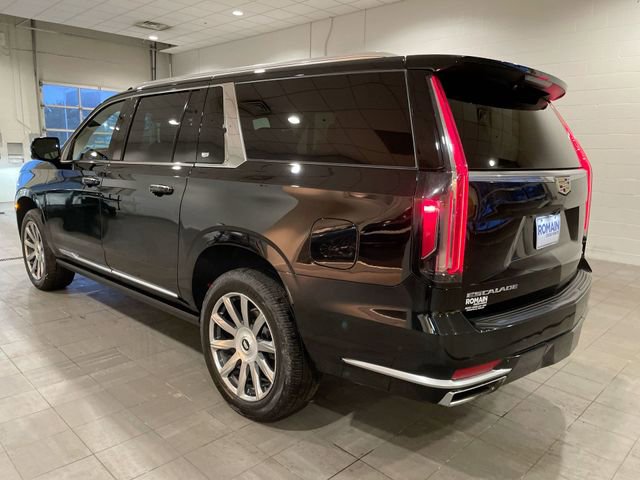 Used 2023 Cadillac Escalade ESV Premium Luxury Platinum image 3
