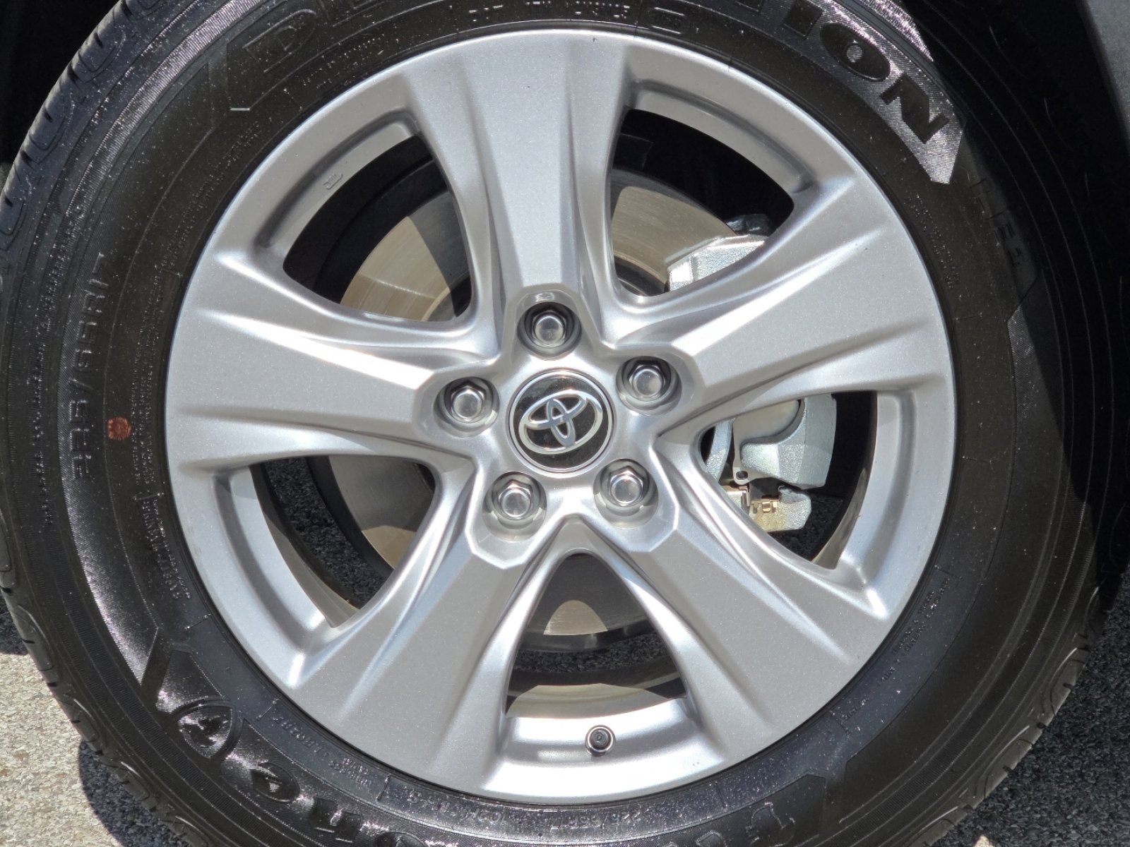 Used 2025 Toyota RAV4 XLE w/ Convenience Package image 11