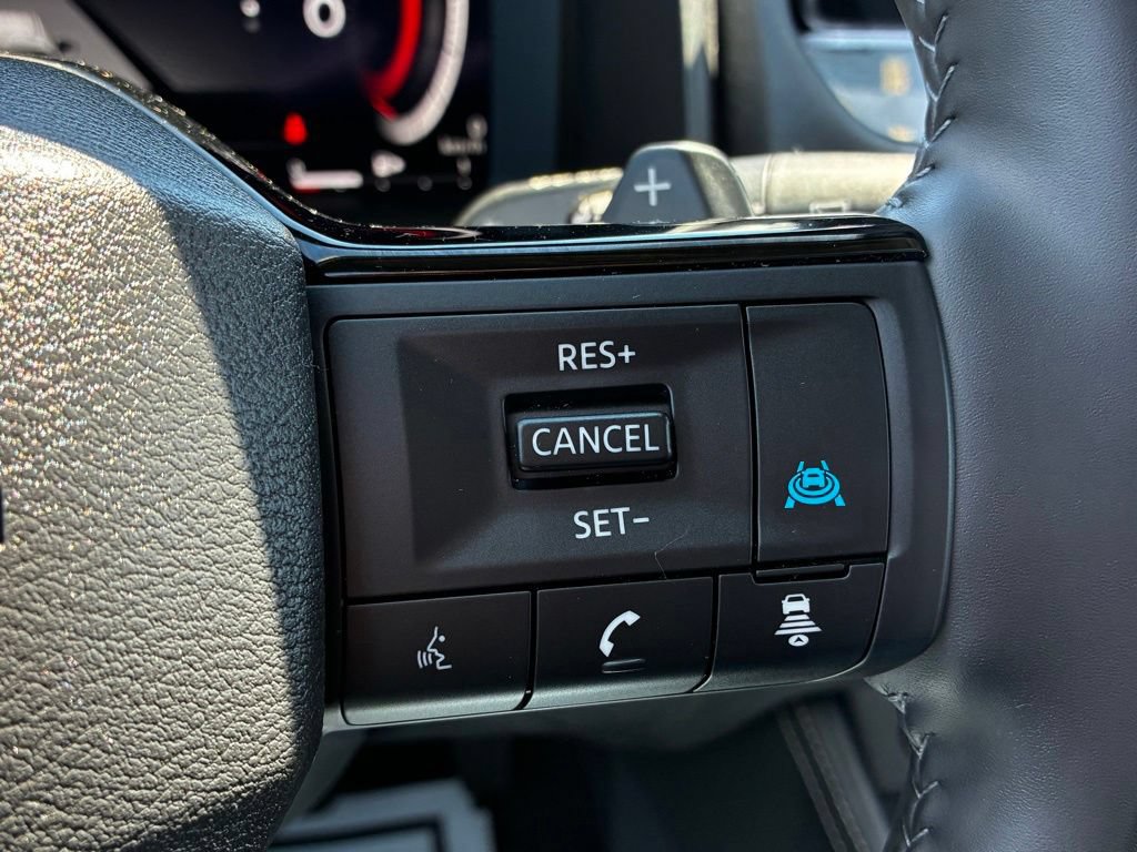 Used 2025 Nissan Rogue Platinum w/ Platinum Premium Package AWD/4WD image 15