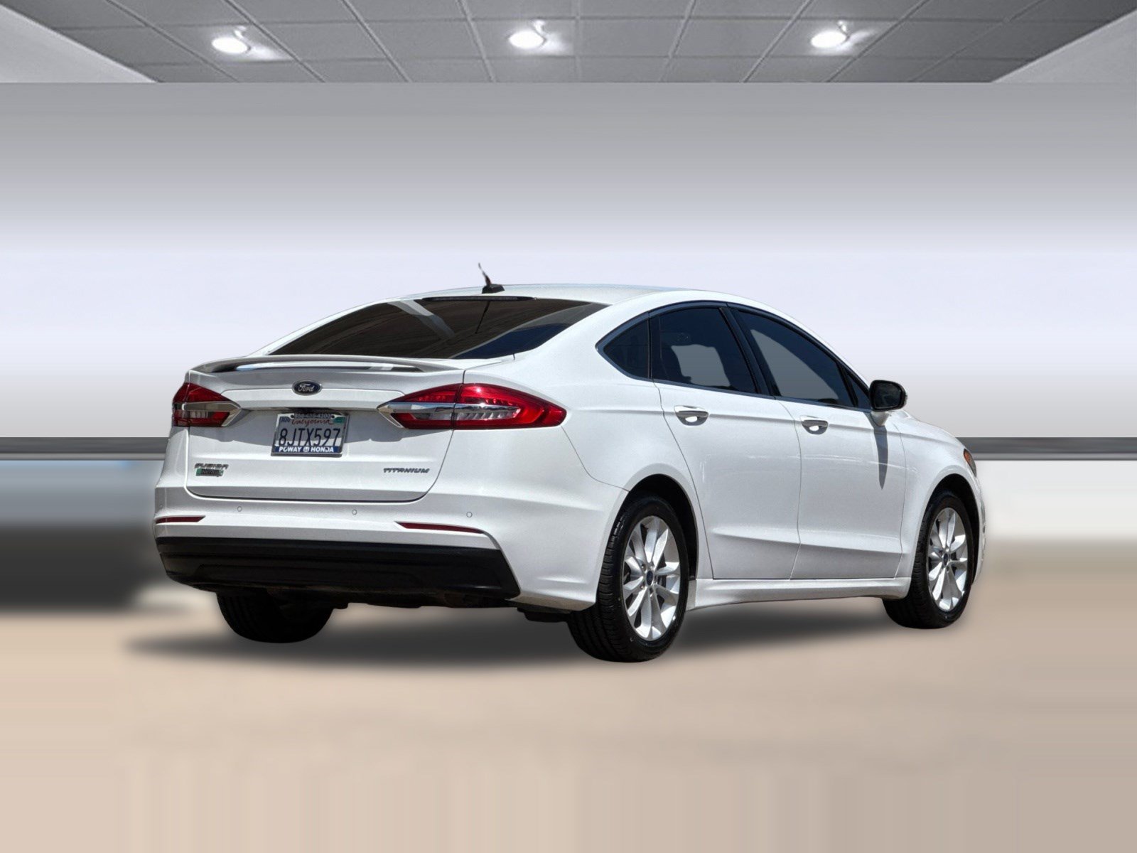 Used 2019 Ford Fusion Energi Titanium FWD image 9