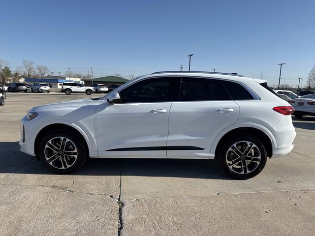 Used 2025 Audi Q5 2.0T Premium w/ Convenience Package image 4