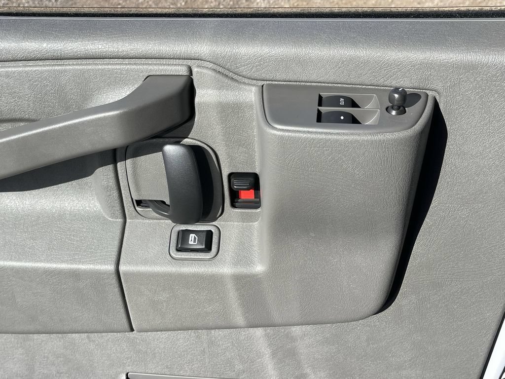 New 2025 GMC Savana 2500 Extended w/ Driver Convenience Package RWD image 23