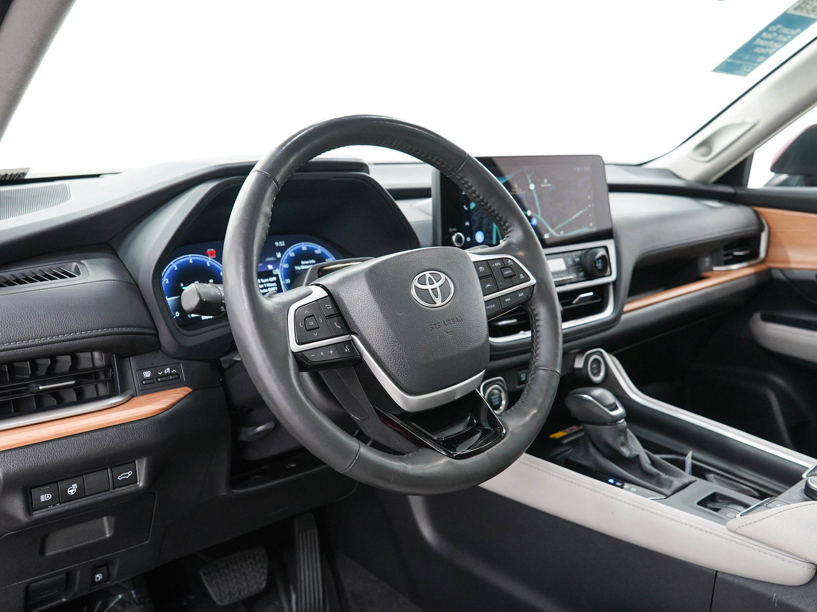 Used 2025 Toyota Grand Highlander AWD image 30