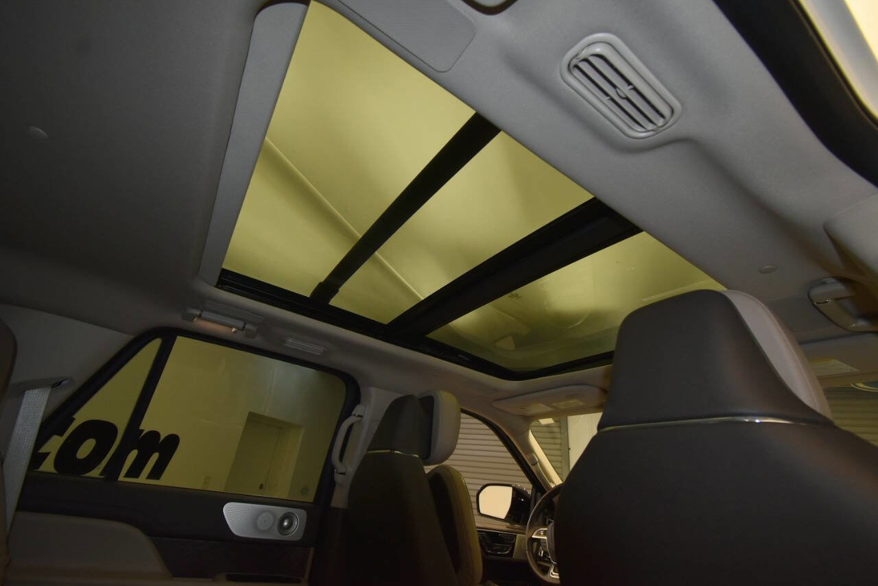 Used 2022 Lincoln Navigator Reserve image 20