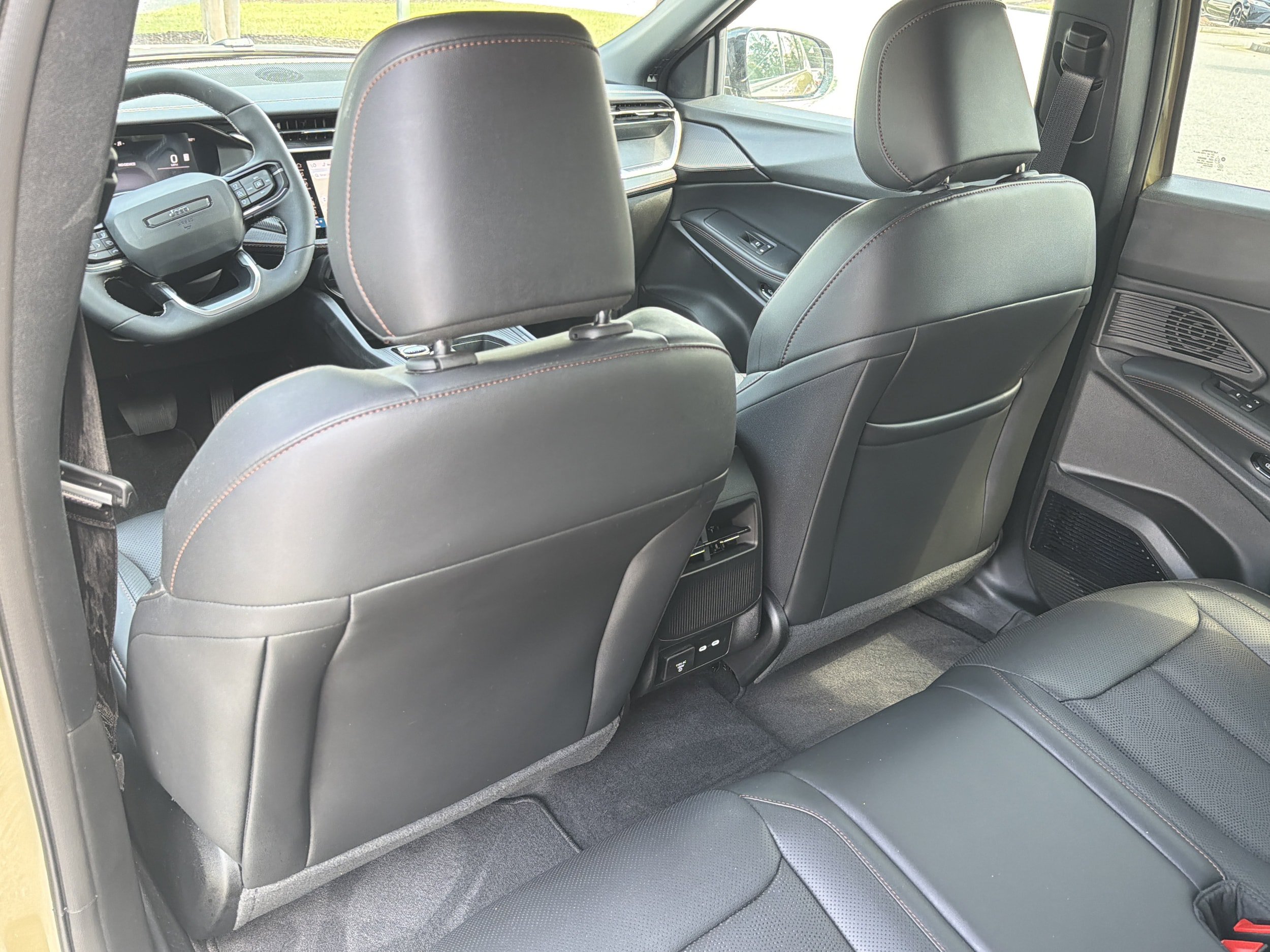 Used 2026 Jeep Cherokee Overland AWD/4WD image 25