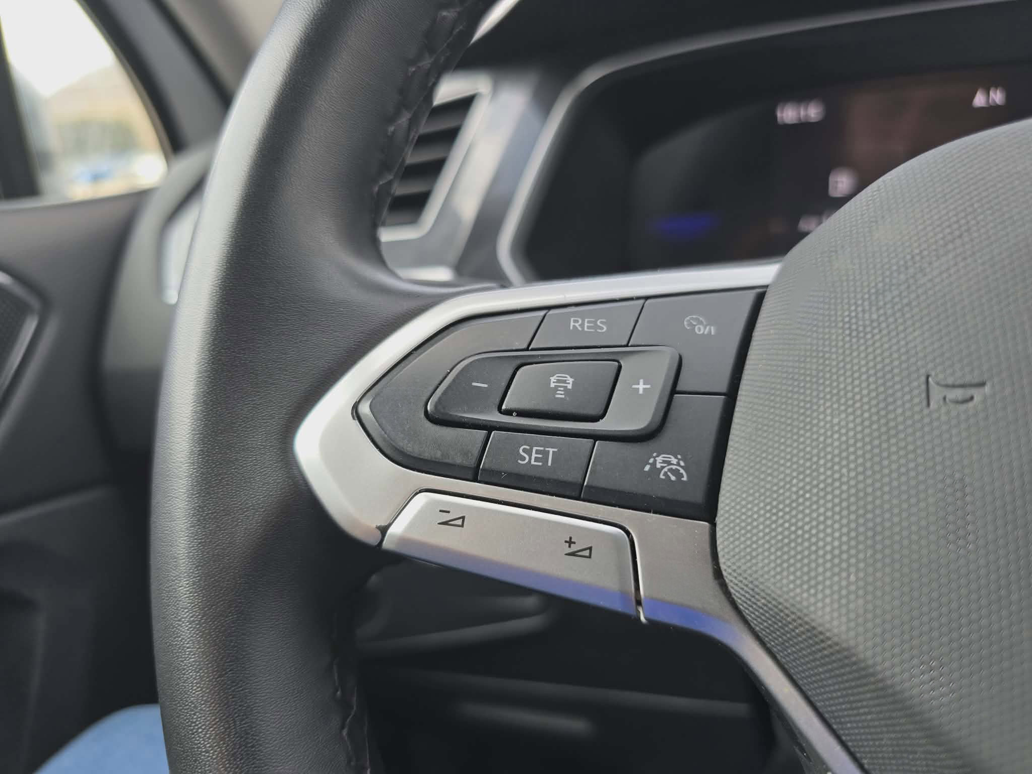 Used 2024 Volkswagen Tiguan Wolfsburg Edition image 20