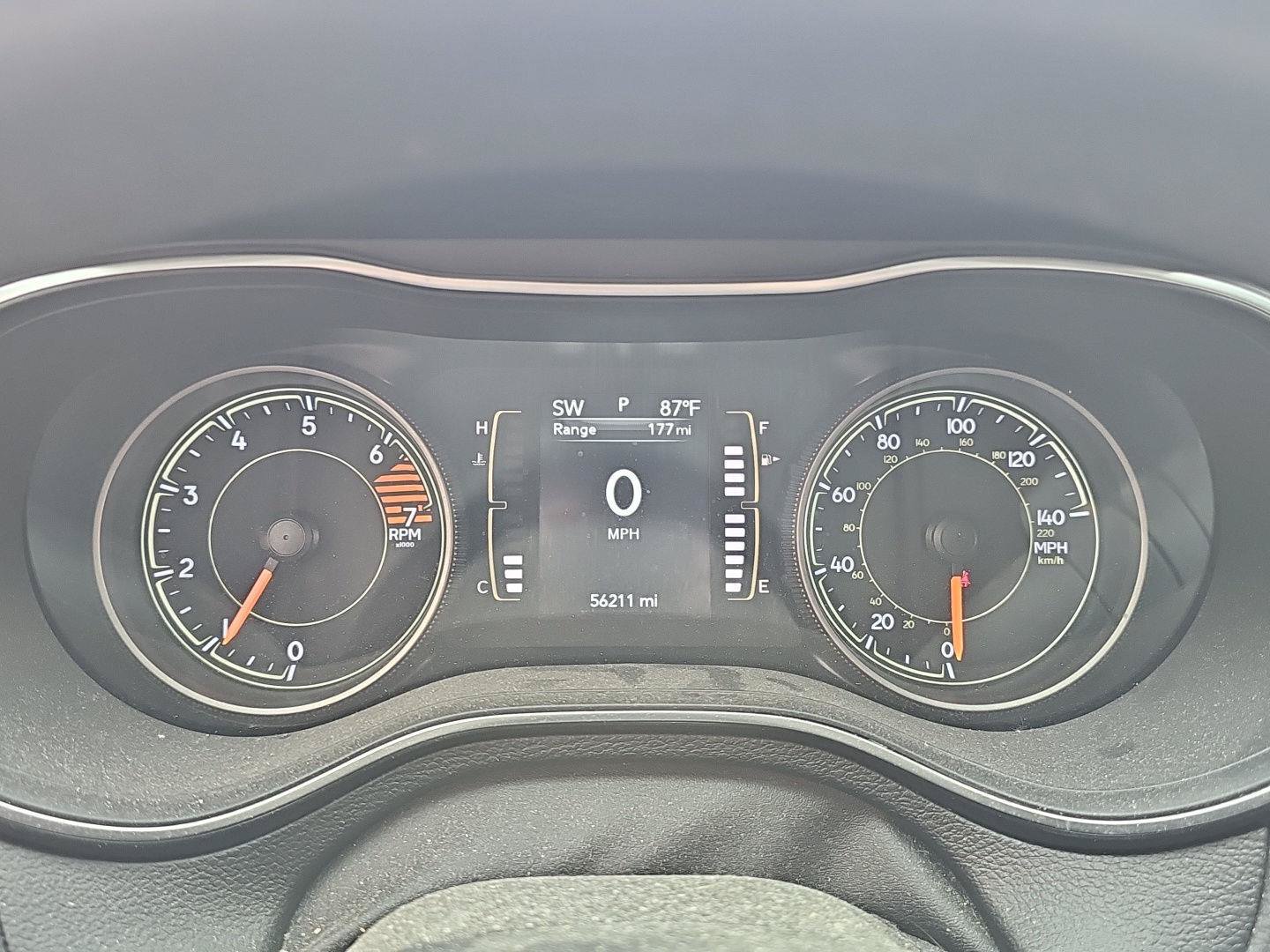 Used 2019 Jeep Cherokee Latitude Plus w/ Comfort/Convenience Group AWD/4WD image 11