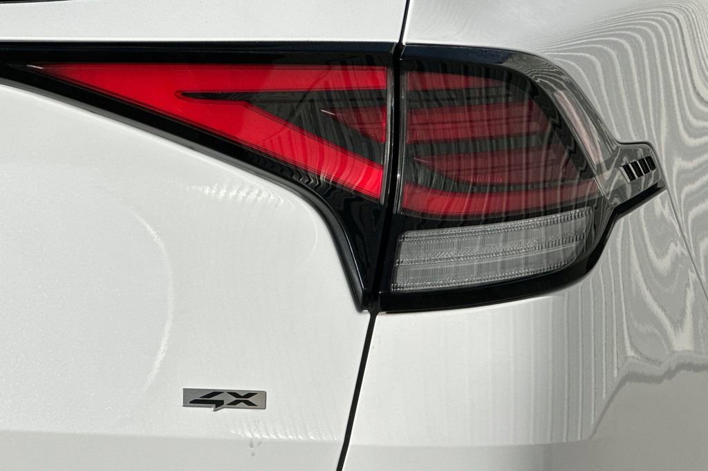 Used 2024 Kia Sportage SX image 29