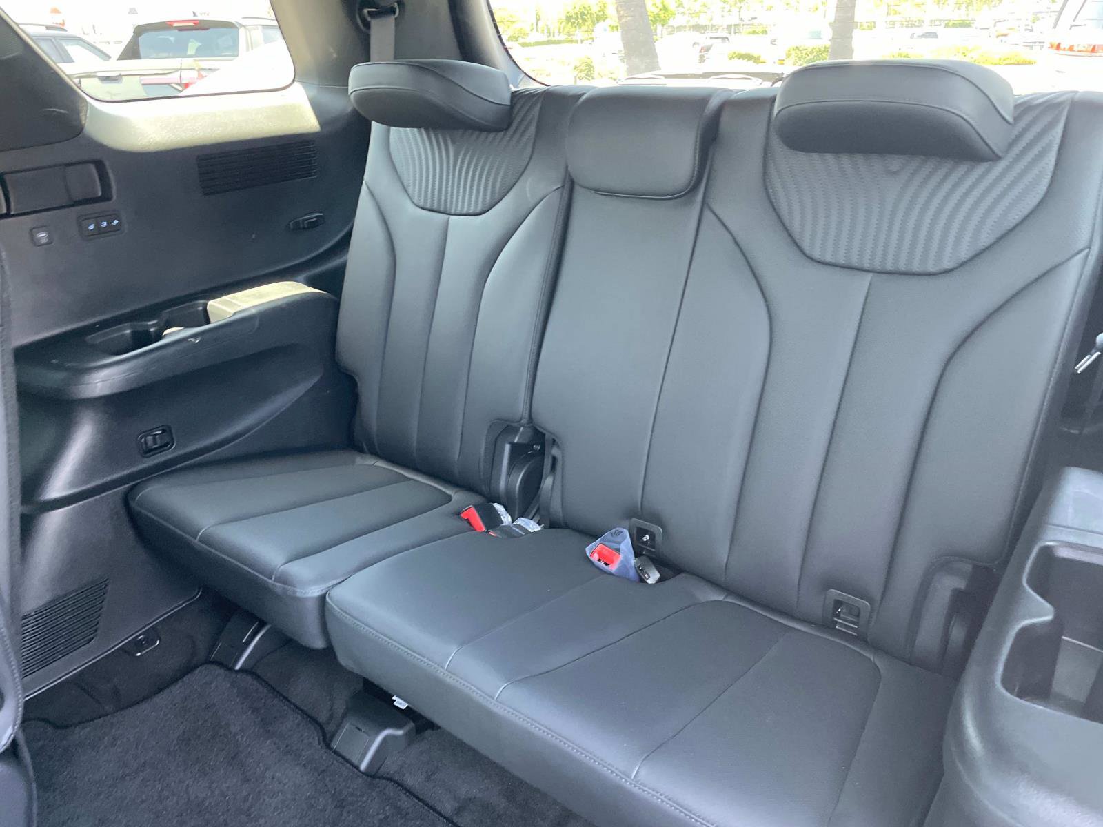 Used 2025 Hyundai Palisade Calligraphy image 26