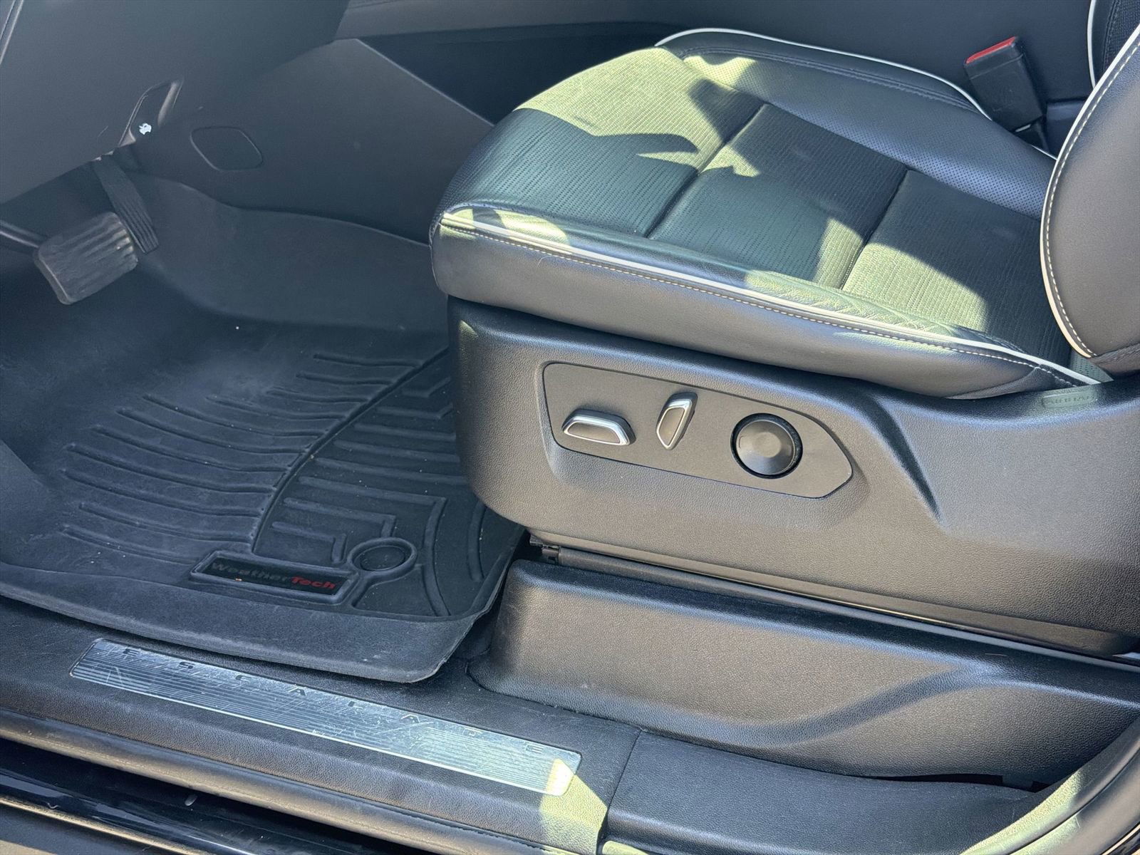 Used 2022 Cadillac Escalade Sport image 17