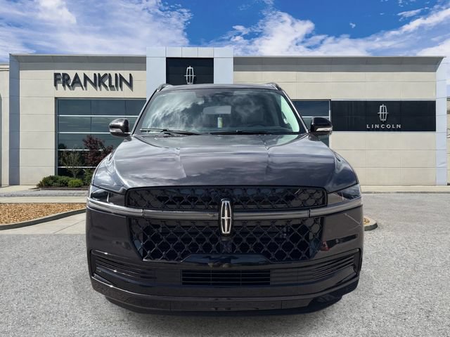 New 2026 Lincoln Navigator L Reserve w/ Jet Appearance Package AWD/4WD image 2
