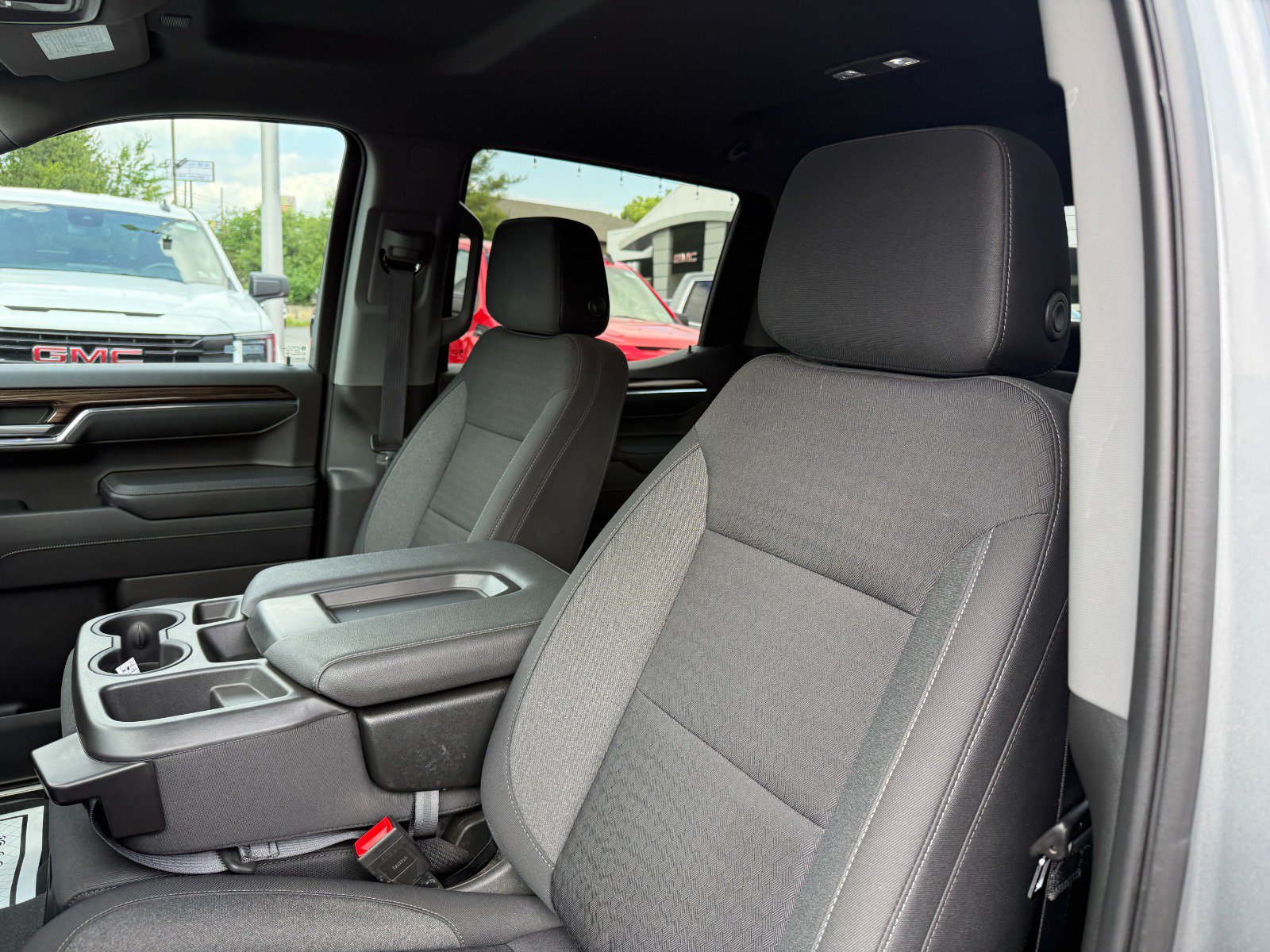 Used 2023 Chevrolet Silverado 1500 LT AWD/4WD image 14