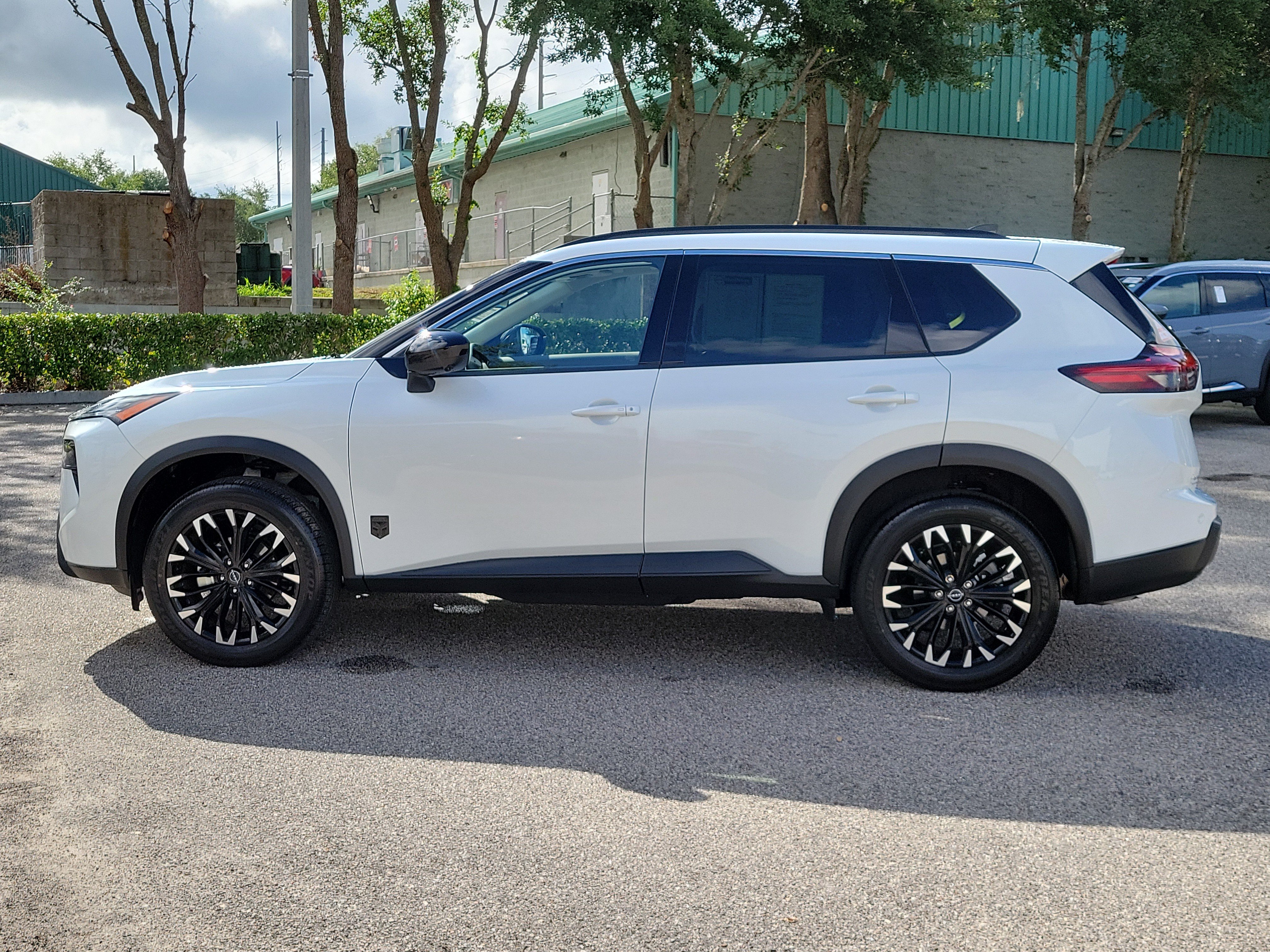 Certified 2026 Nissan Rogue Dark Armor AWD/4WD image 9