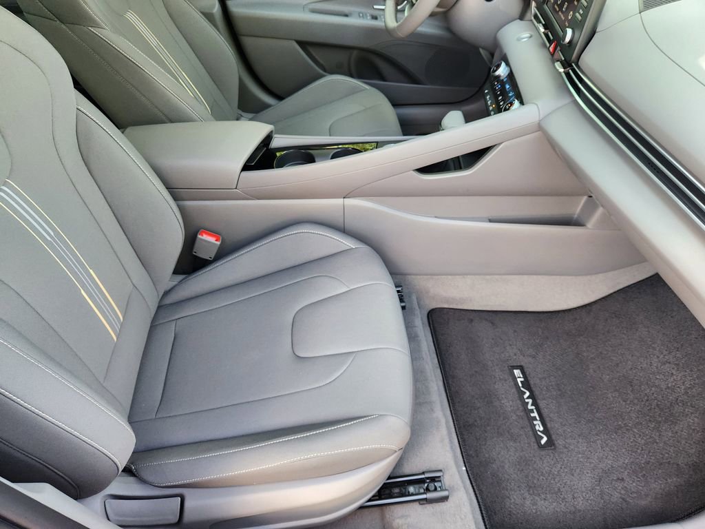 New 2026 Hyundai Elantra SEL Sport Premium FWD image 7