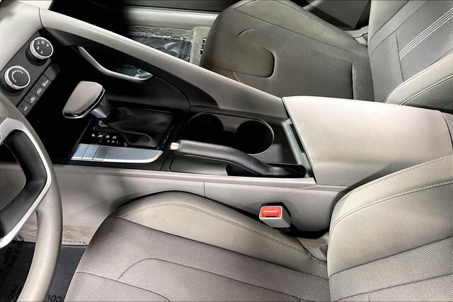Used 2025 Hyundai Elantra SE FWD image 18