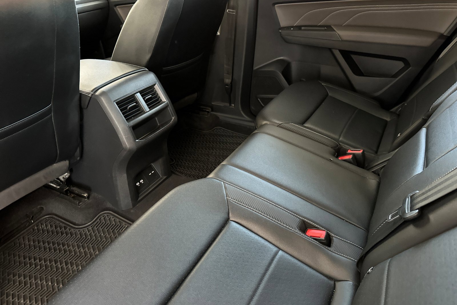 Used 2022 Volkswagen Atlas Cross Sport SE image 12