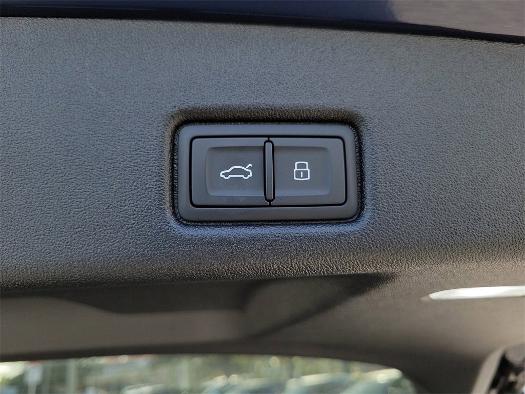 Certified 2025 Audi Q5 Premium Plus w/ Premium Plus image 32