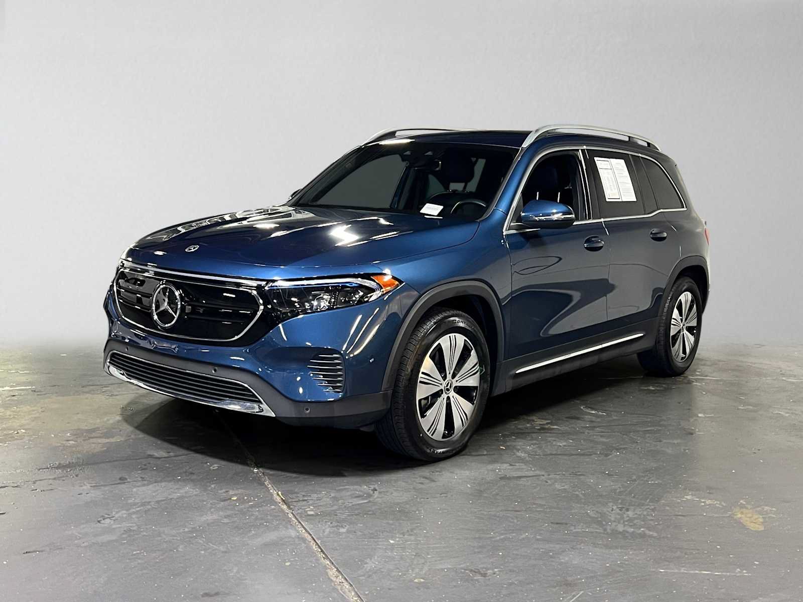 Used 2023 Mercedes-Benz EQB 250+ image 7