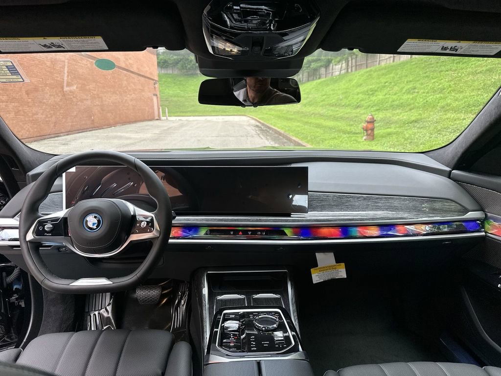New 2025 BMW i7 xDrive60 image 21