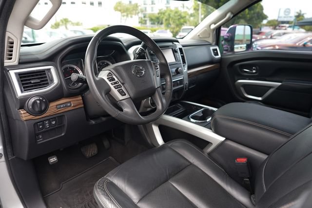 Used 2016 Nissan Titan SL AWD/4WD image 6