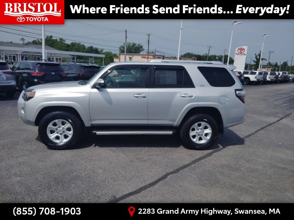Used 2016 Toyota 4Runner SR5 w/ Four Season Floor Mat Package AWD/4WD image 4