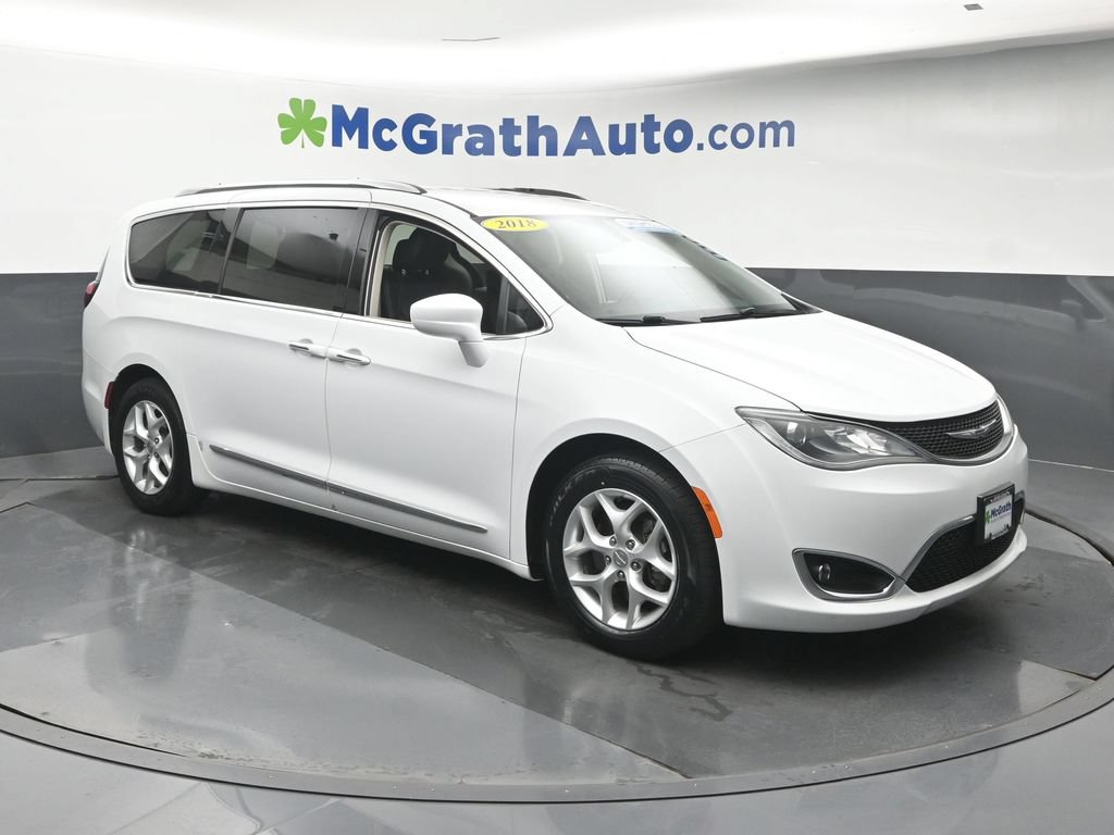 Used 2018 Chrysler Pacifica Touring-L Plus w/ Tire & Wheel Group FWD image 2