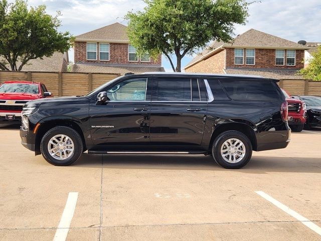 Used 2025 Chevrolet Suburban LS image 11