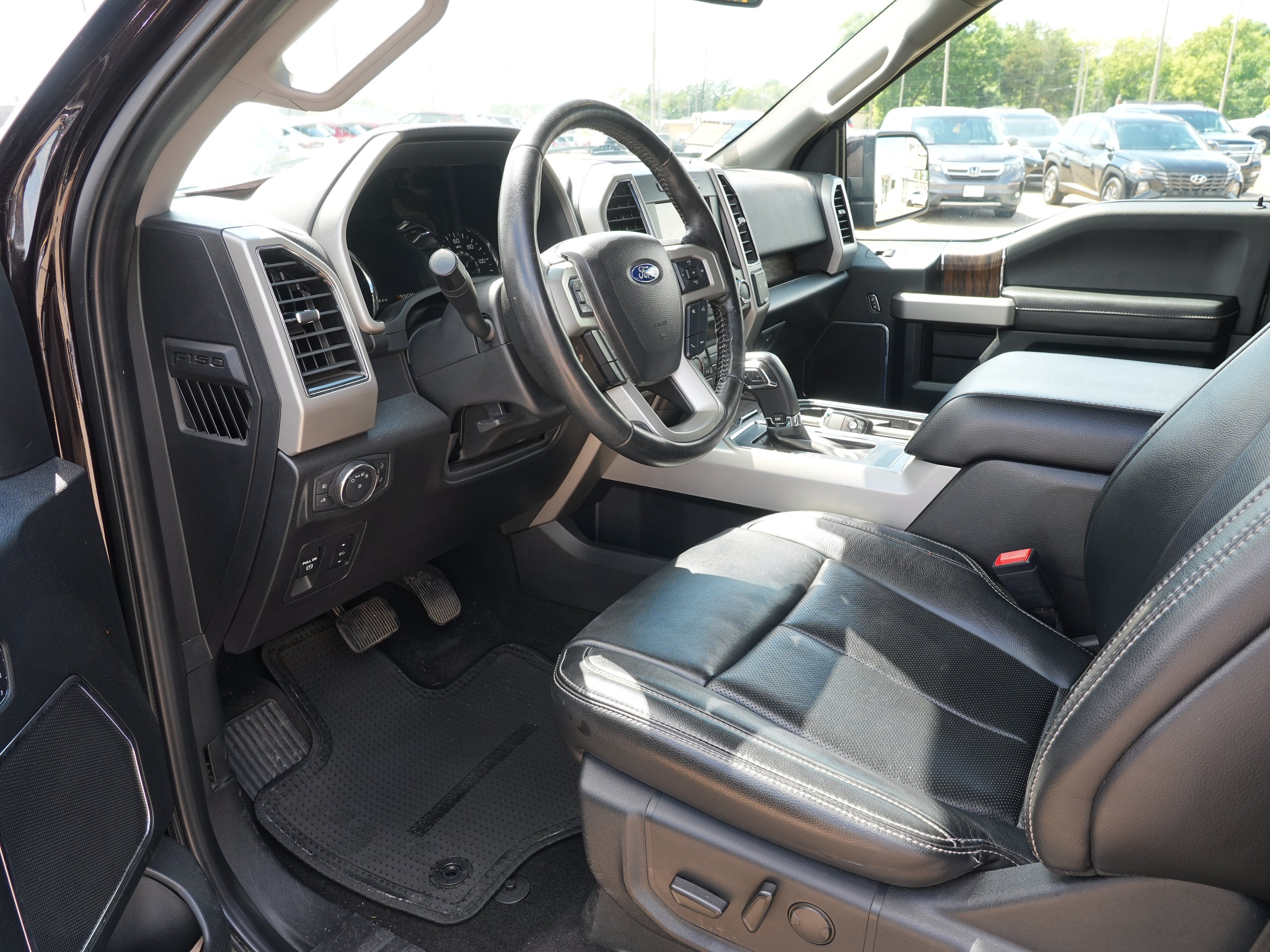 Used 2019 Ford F150 Lariat w/ Trailer Tow Package AWD/4WD image 16