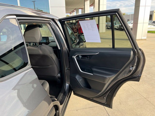 Used 2019 Toyota RAV4 LE w/ All Weather Liner Package AWD/4WD image 31