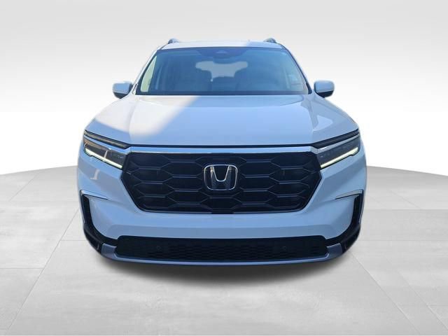 Certified 2024 Honda Pilot Touring image 8