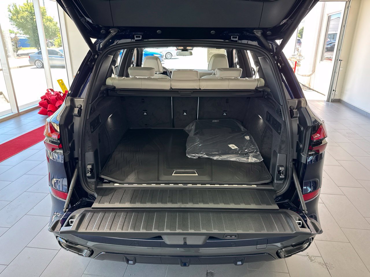 New 2026 BMW X5 xDrive50e w/ Executive Package AWD/4WD image 9