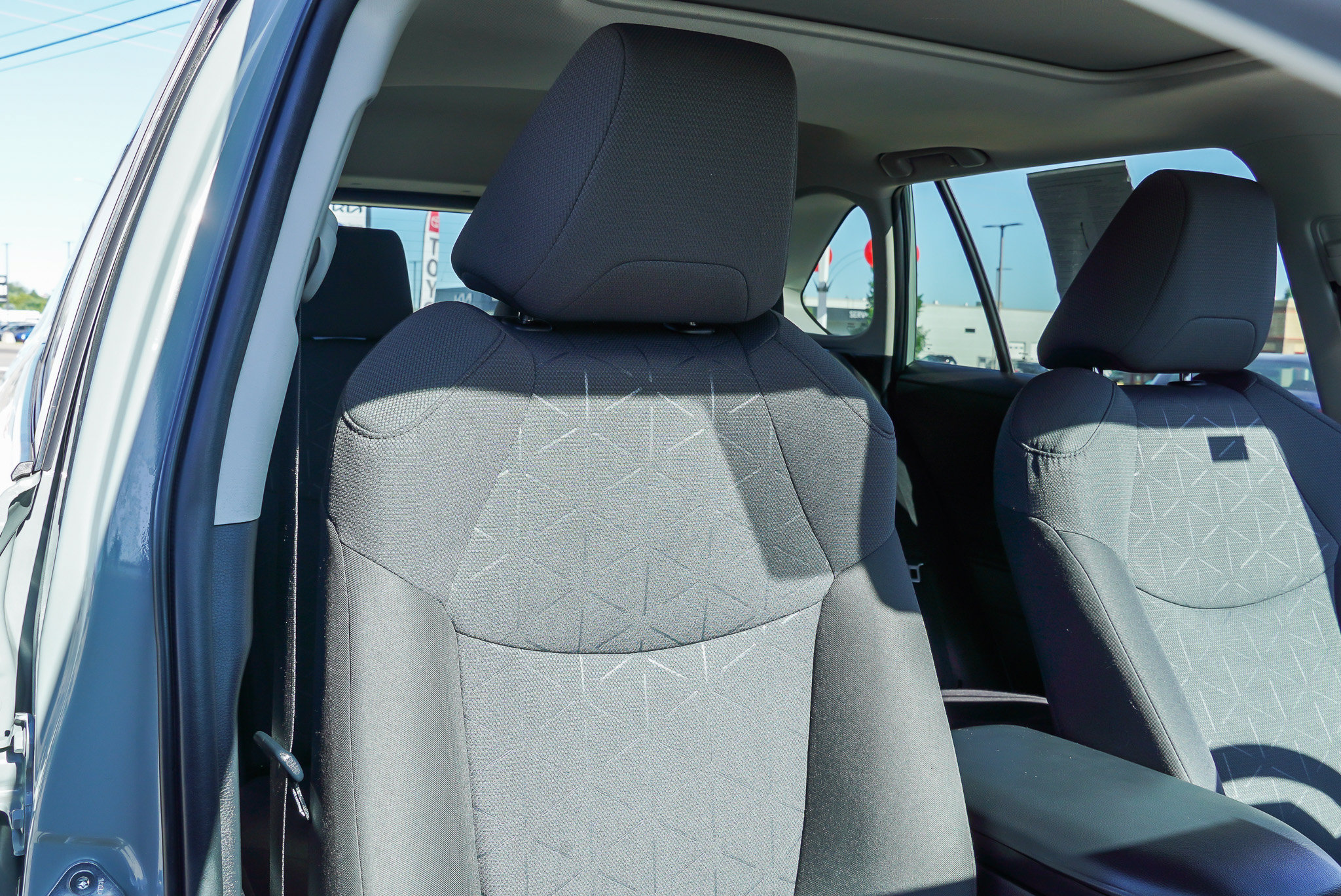 Certified 2021 Toyota RAV4 XLE w/ Convenience Package FWD image 25