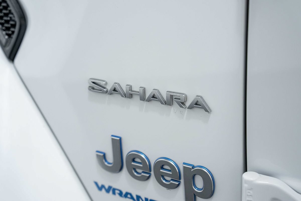 Used 2023 Jeep Wrangler Unlimited Sahara w/ Cold Weather Group AWD/4WD image 12