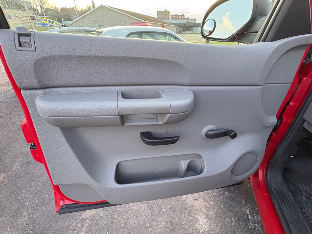 Used 2008 Chevrolet Silverado 2500 W/T w/ Snow Plow Prep Package image 9