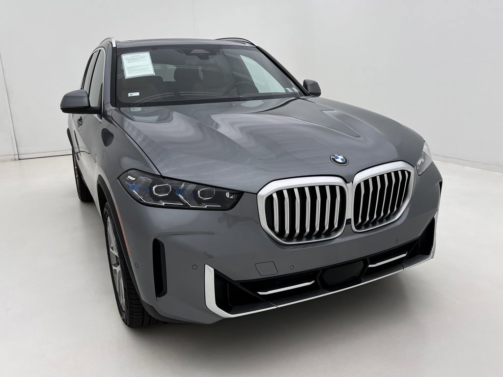Certified 2024 BMW X5 xDrive40i w/ Premium Package AWD/4WD video 3