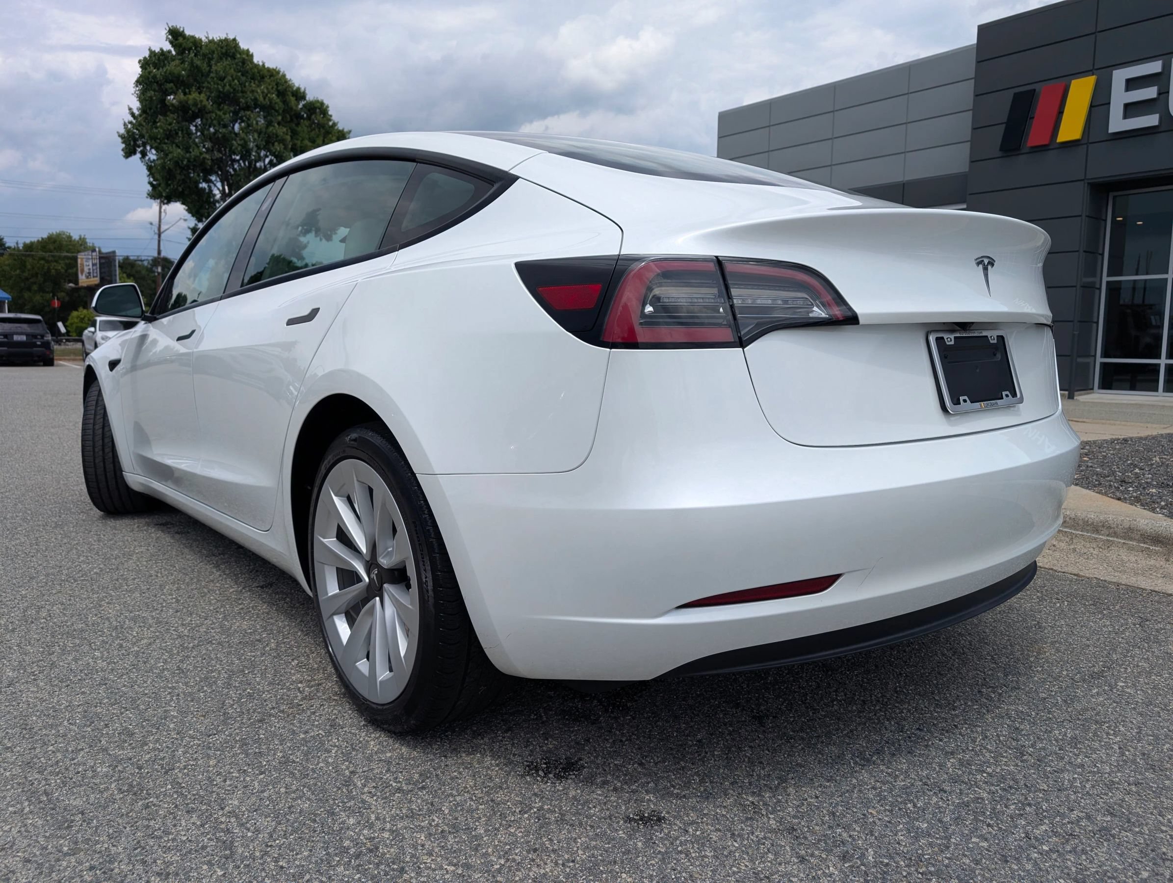 Used 2023 Tesla Model 3 Standard Range RWD image 3