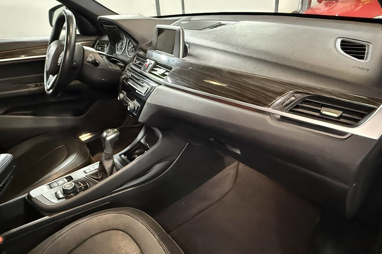 Used 2017 BMW X1 xDrive28i image 13