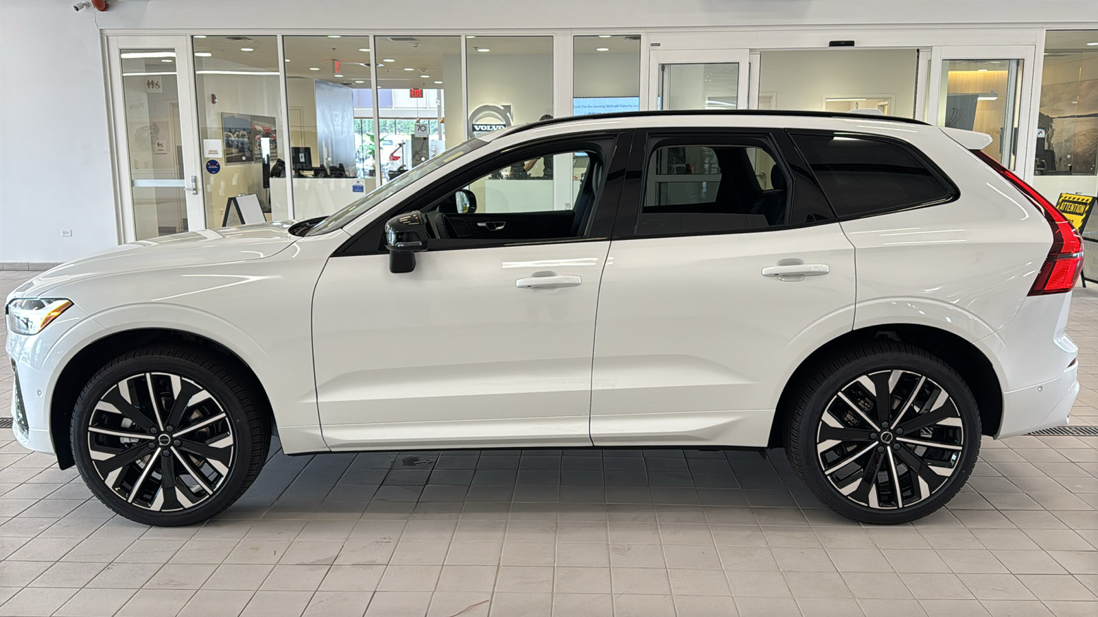 New 2027 Volvo XC60 B5 Ultra AWD/4WD image 8