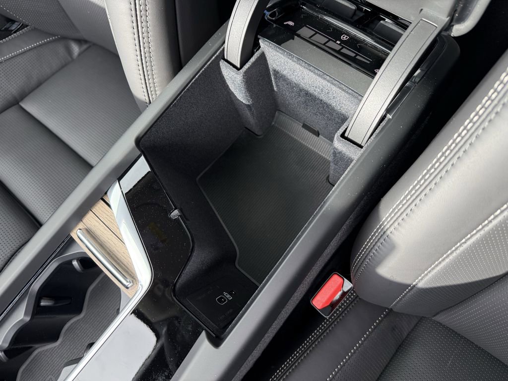 New 2026 Volvo XC60 B5 Ultra w/ Protection Package Premier image 26
