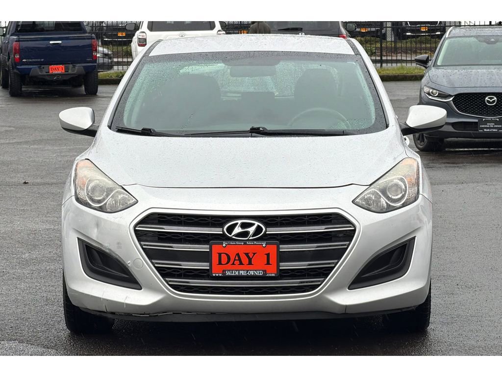 Used 2017 Hyundai Elantra GT image 11