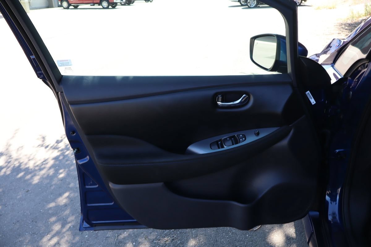 Used 2025 Nissan Leaf S FWD image 23