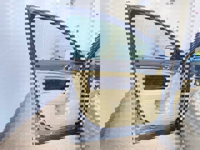 Used 2015 Lincoln MKS AWD w/ Equipment Group 101A image 16