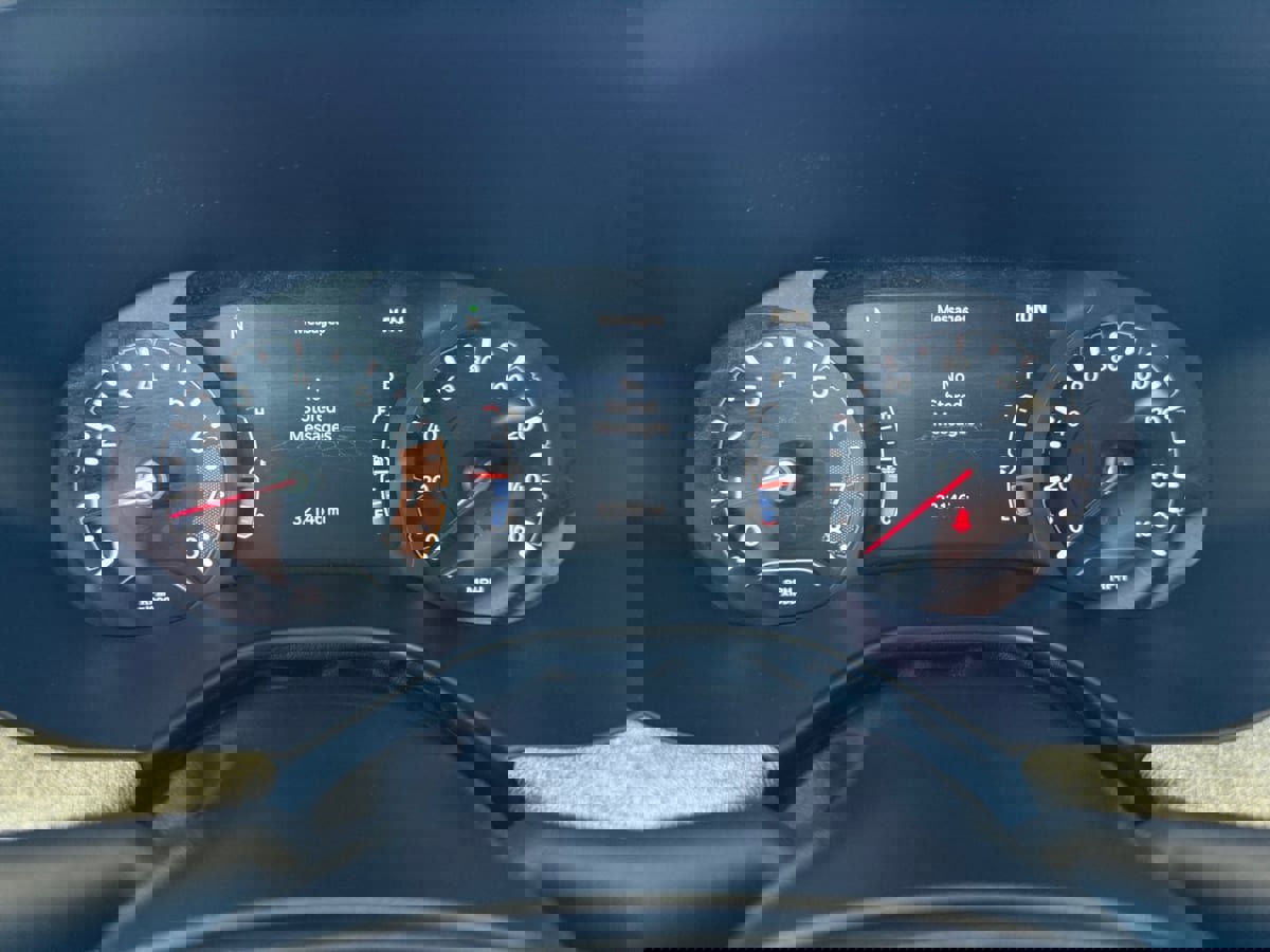 Used 2024 Jeep Compass Latitude image 11