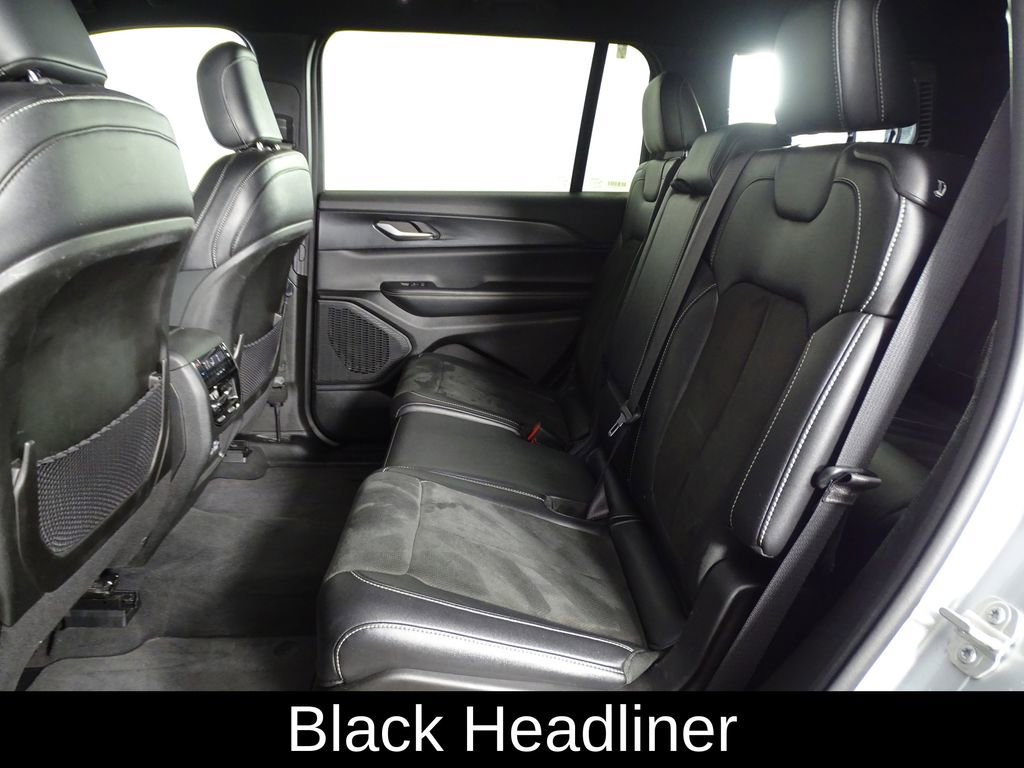 Used 2023 Jeep Grand Cherokee L Laredo image 11