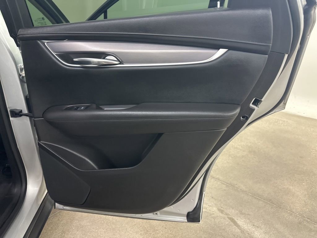 Used 2017 Cadillac XT5 Luxury FWD image 23