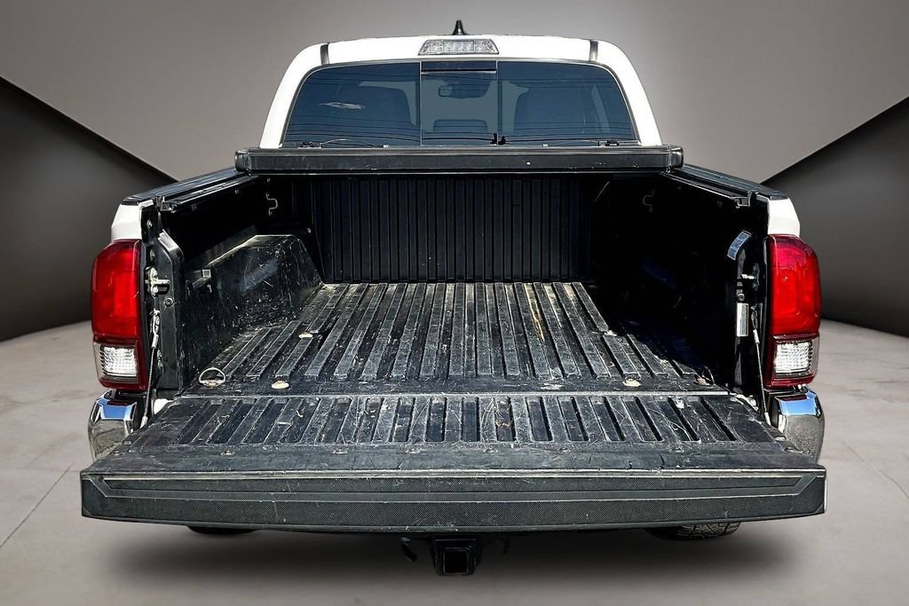 Used 2021 Toyota Tacoma SR5 AWD/4WD image 7